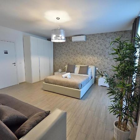 Karol Wojtyla Airport Bari Hotell Eksteriør bilde